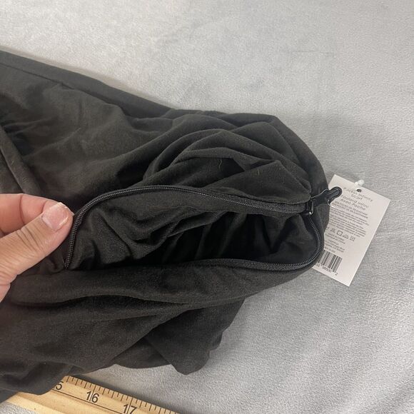 Beyond Yoga Women's Infinity Scarf Black With Pocket NWT Athletic Workout Gift - Picture 6 of 8